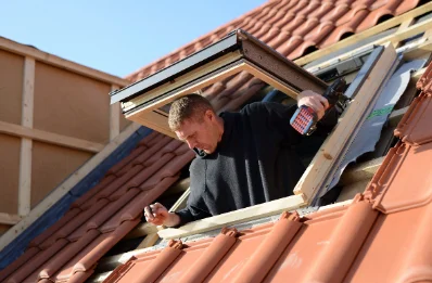 Pose de fenêtres de toit Velux à Peschadoires